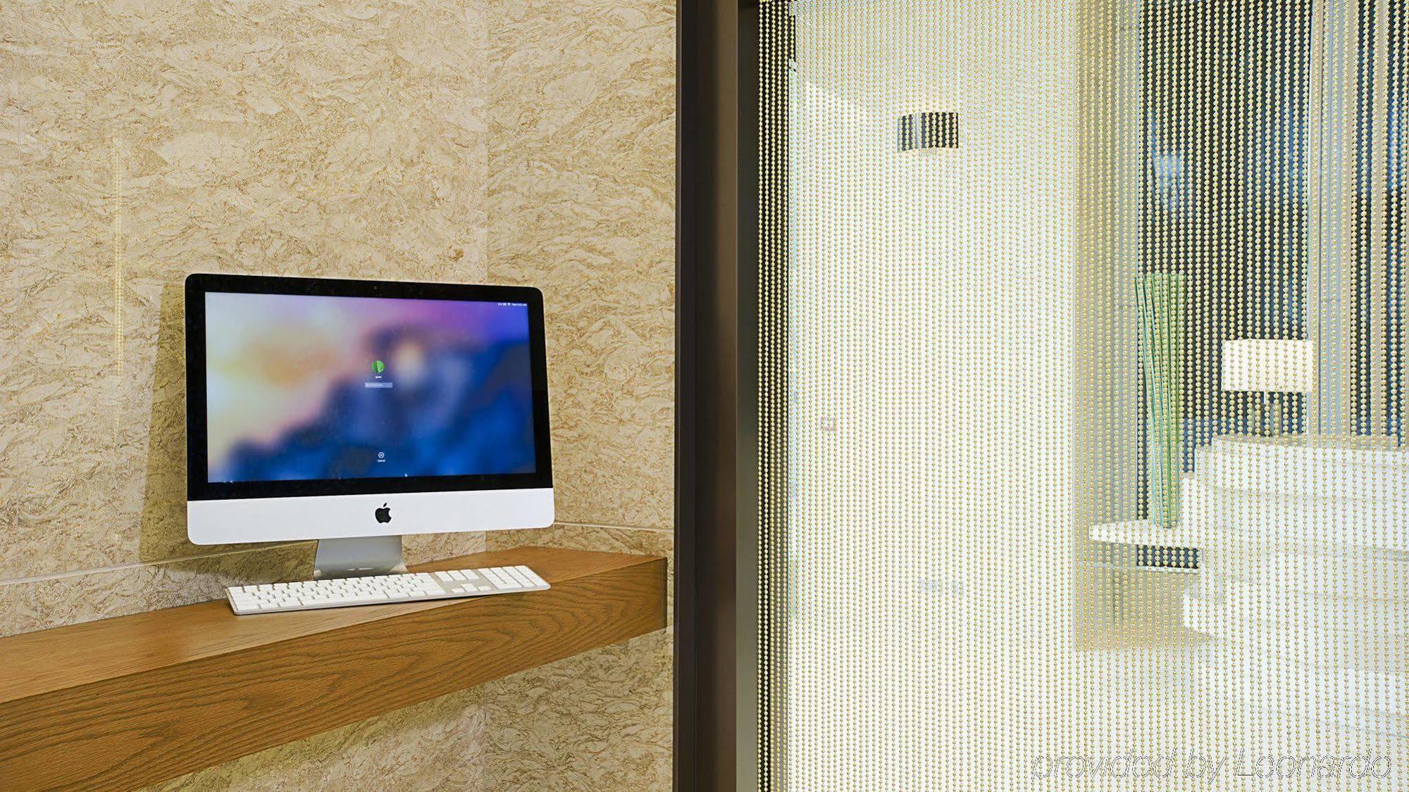Holiday Inn Express Hong Kong Mongkok By Ihg Экстерьер фото